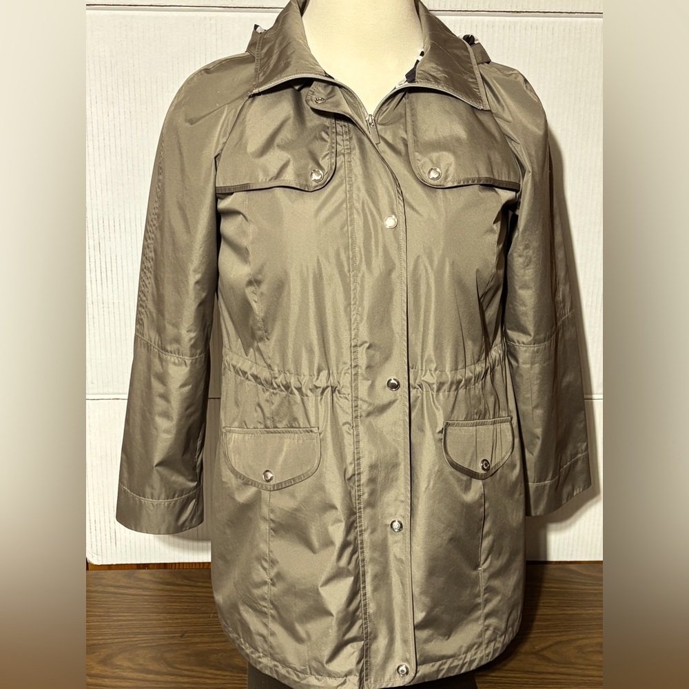 Croft & Barrow ladies XL waterproof front zip/snap hooded jacket  34”L 23” p2p